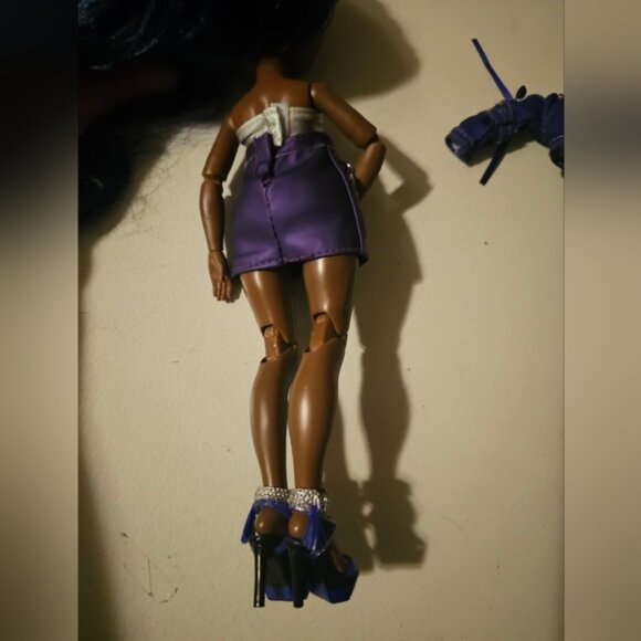 Rainbow High Indigo Krystal Bailey Doll With Outfit - Picture 2 of 6